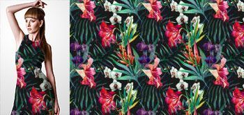 09008v Materiał ze wzorem duże tropikalne malowane liście i kwiaty (strelicja, storczyk, hibiskus) w stylu akwareli